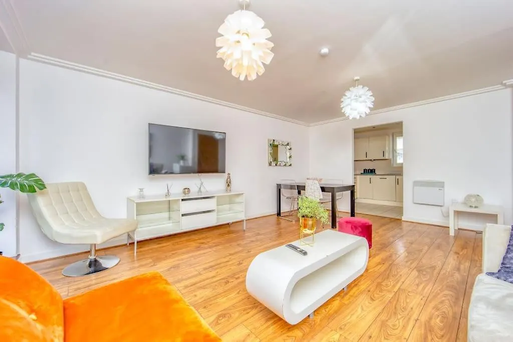 Flash Sale Brighton Train Station 3 Bedroom Flat Bn130Sha