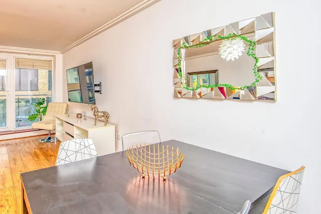 Flash Sale Brighton Train Station 3 Bedroom Flat Bn130Sha