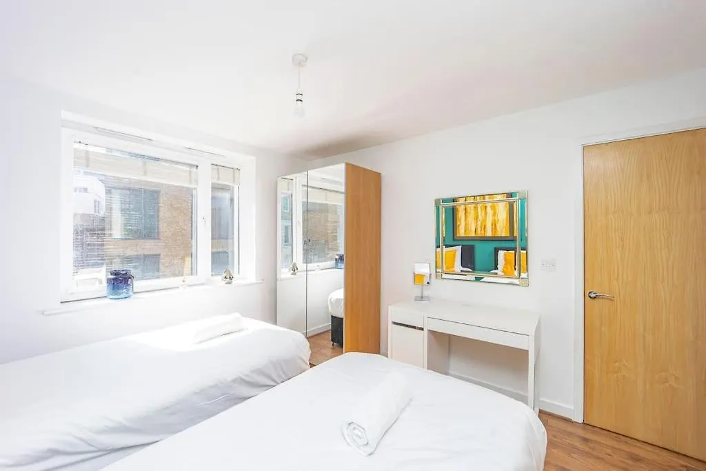 Flash Sale Brighton Train Station 3 Bedroom Flat Bn130Sha